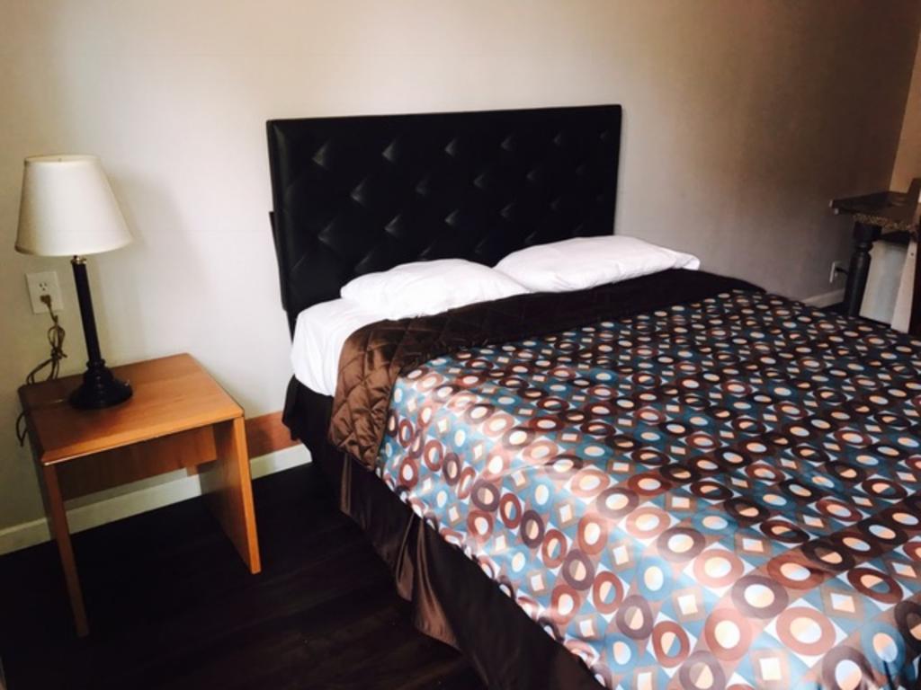 Kings Row Inn Milwaukie Extérieur photo