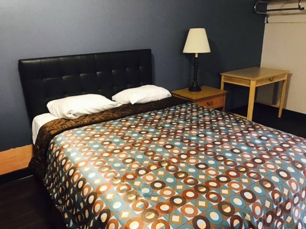 Kings Row Inn Milwaukie Extérieur photo