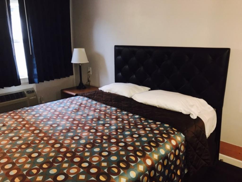 Kings Row Inn Milwaukie Extérieur photo