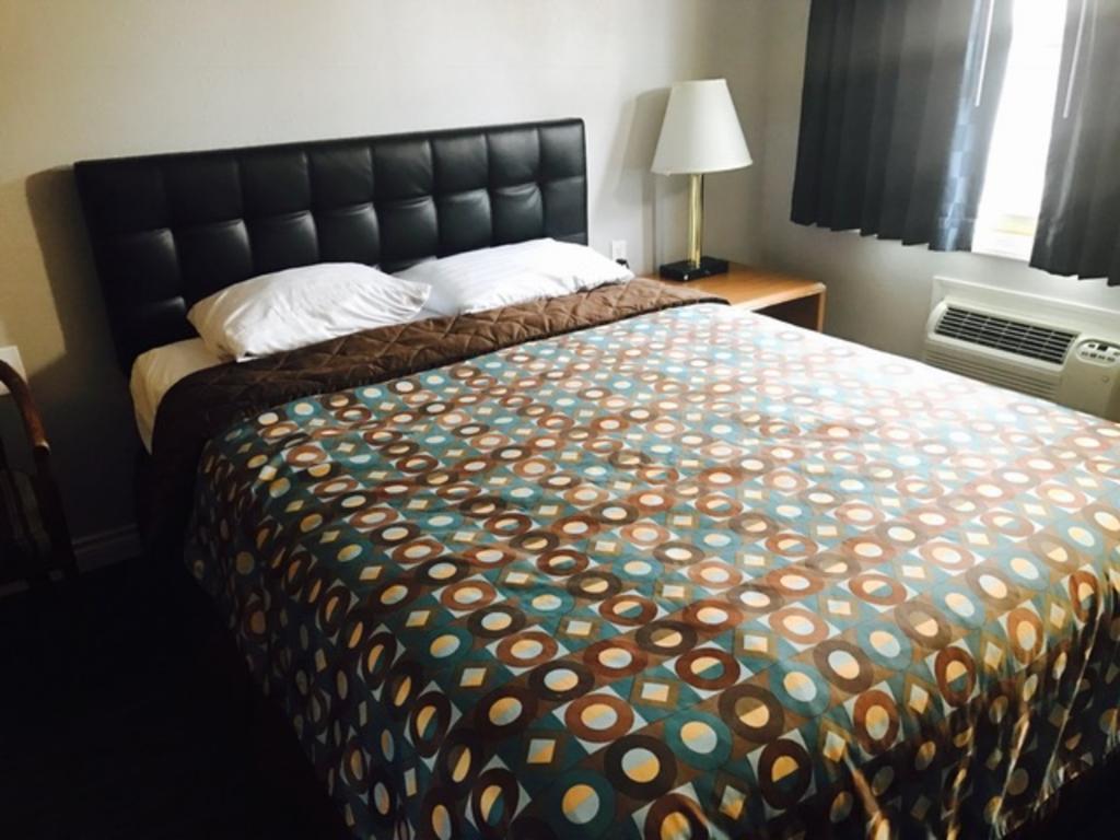 Kings Row Inn Milwaukie Extérieur photo