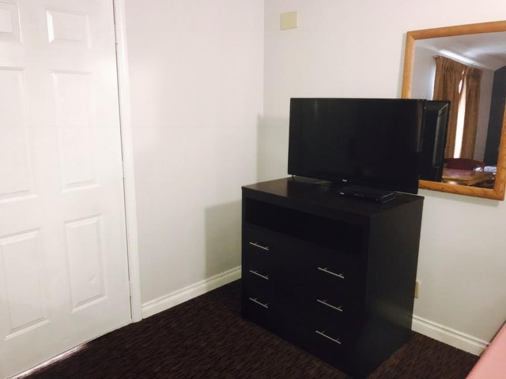 Kings Row Inn Milwaukie Extérieur photo