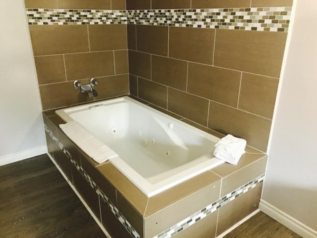 Kings Row Inn Milwaukie Extérieur photo