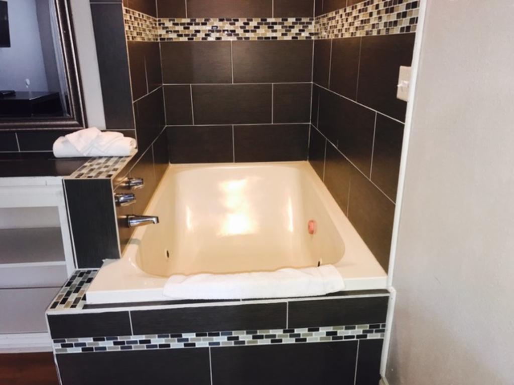 Kings Row Inn Milwaukie Extérieur photo